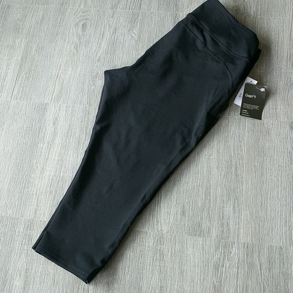 GAP Pants - Gap fit Gspeed Capri length legging
